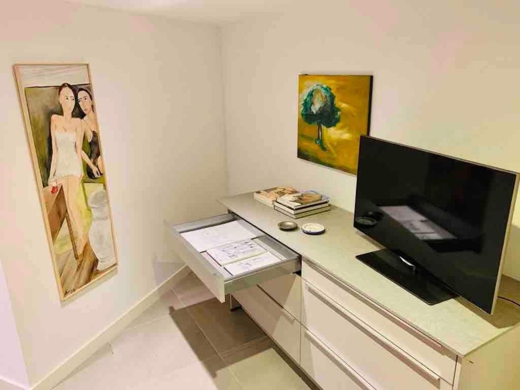 Unique And Artistic 1bed Flat With Kitchen And Bathroom Appartamento