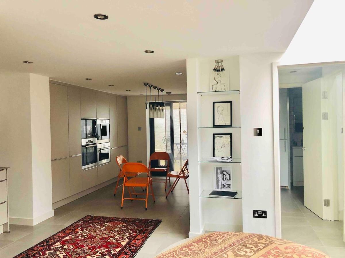 Appartamento Unique And Artistic 1bed Flat With Kitchen And Bathroom Londra