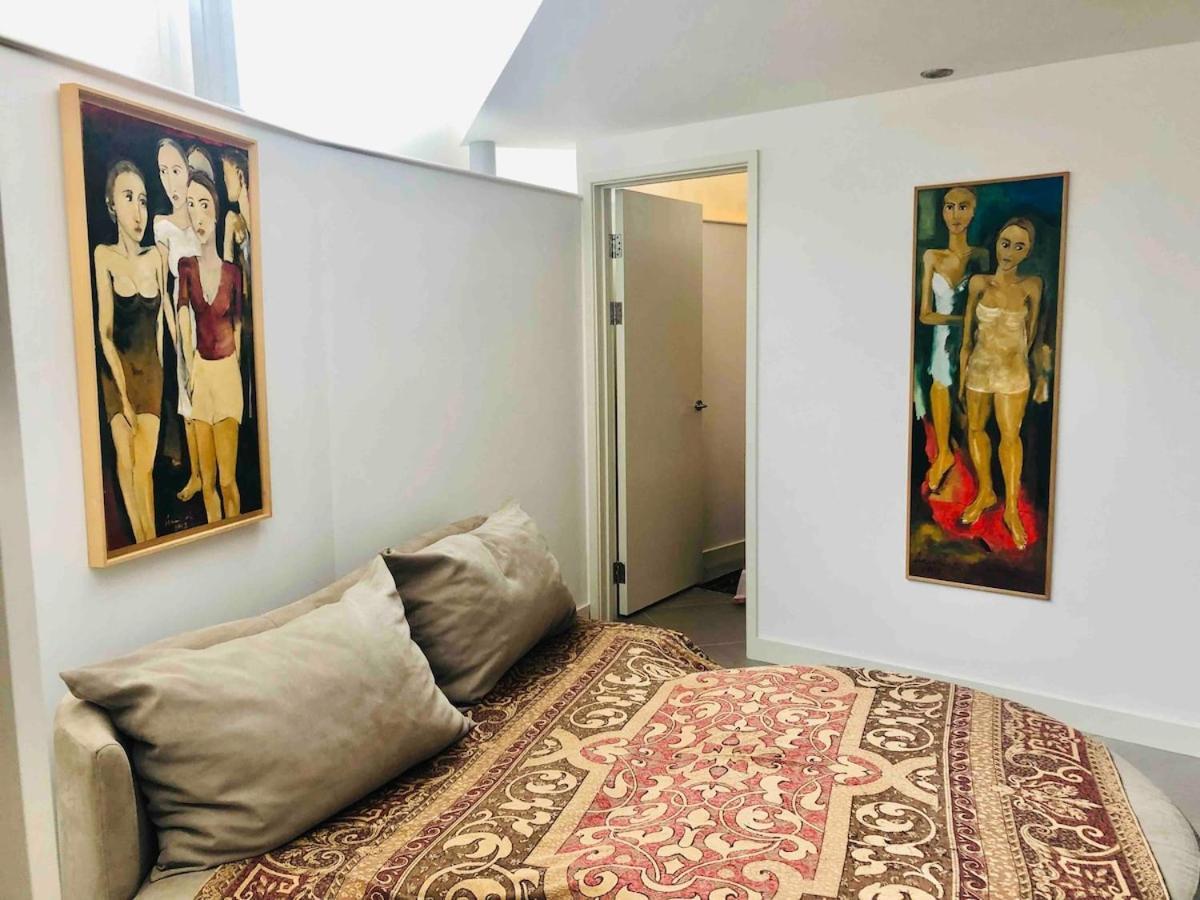 Unique And Artistic 1bed Flat With Kitchen And Bathroom Apartment